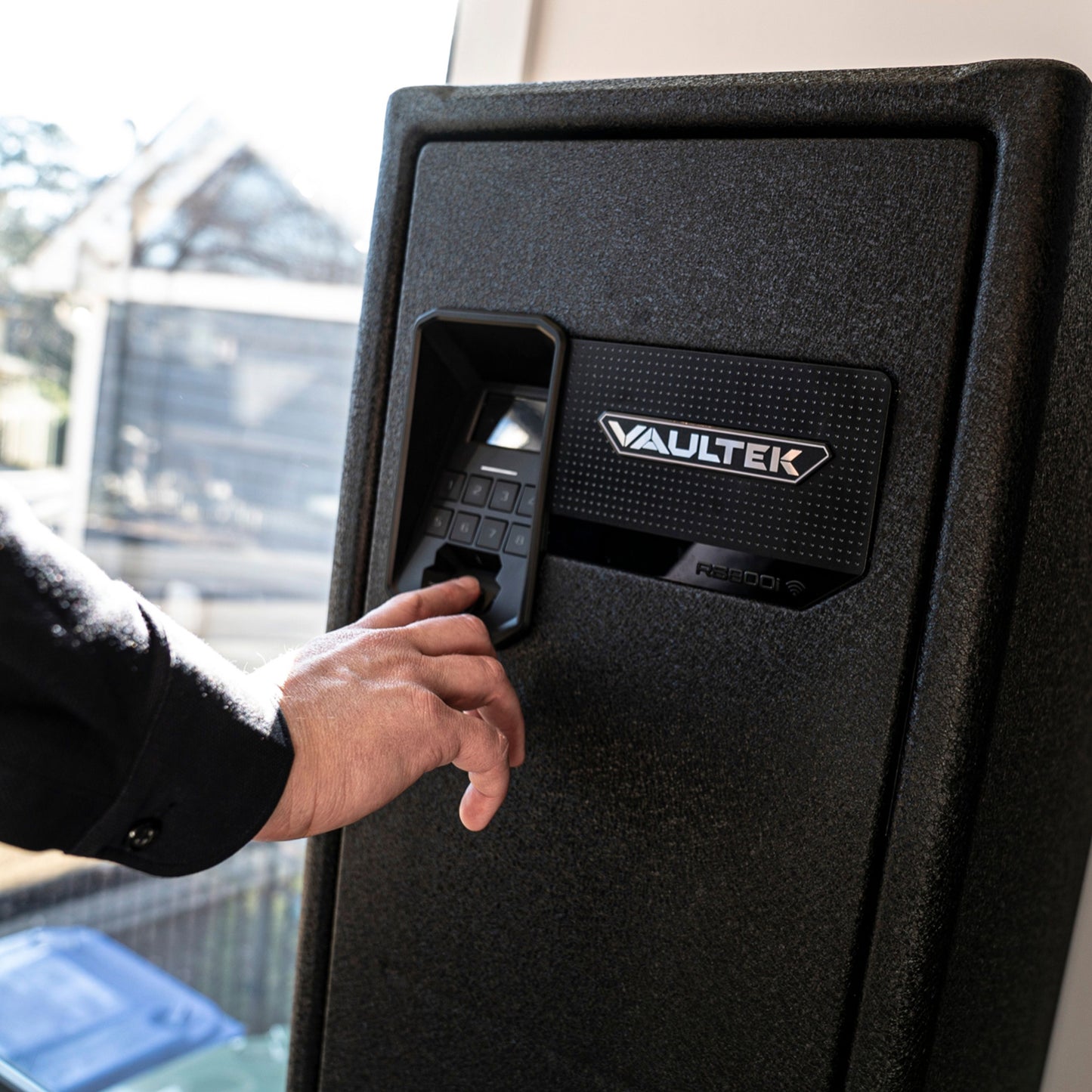 Vaultek ViSN RS800i WiFi Biometric Smart Rifle Safe