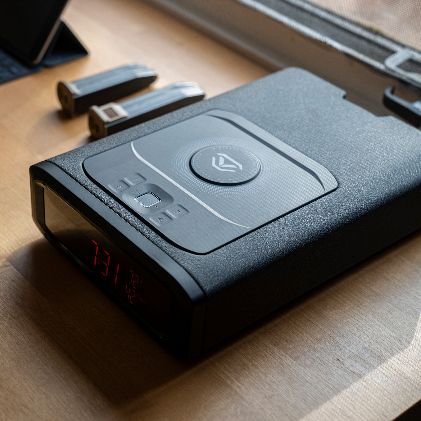 Vaultek DS2i Smart Station Safe
